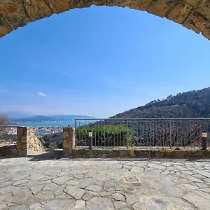Gospodarstwo wiejskie La Pietra 1 E La Pietra 2, La Spezia
